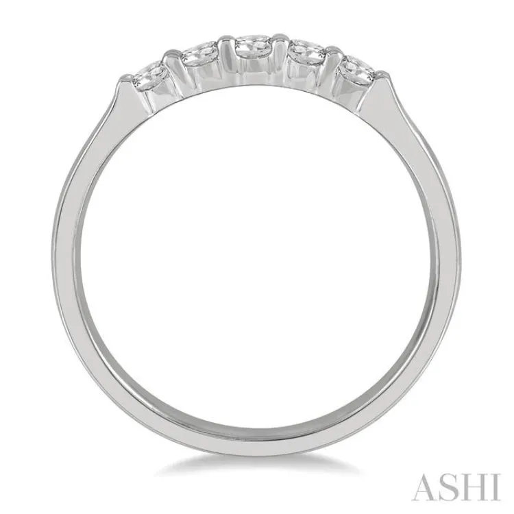 1/4 ctw 5 Stone Round Cut Diamond Wedding Band in 14K White Gold