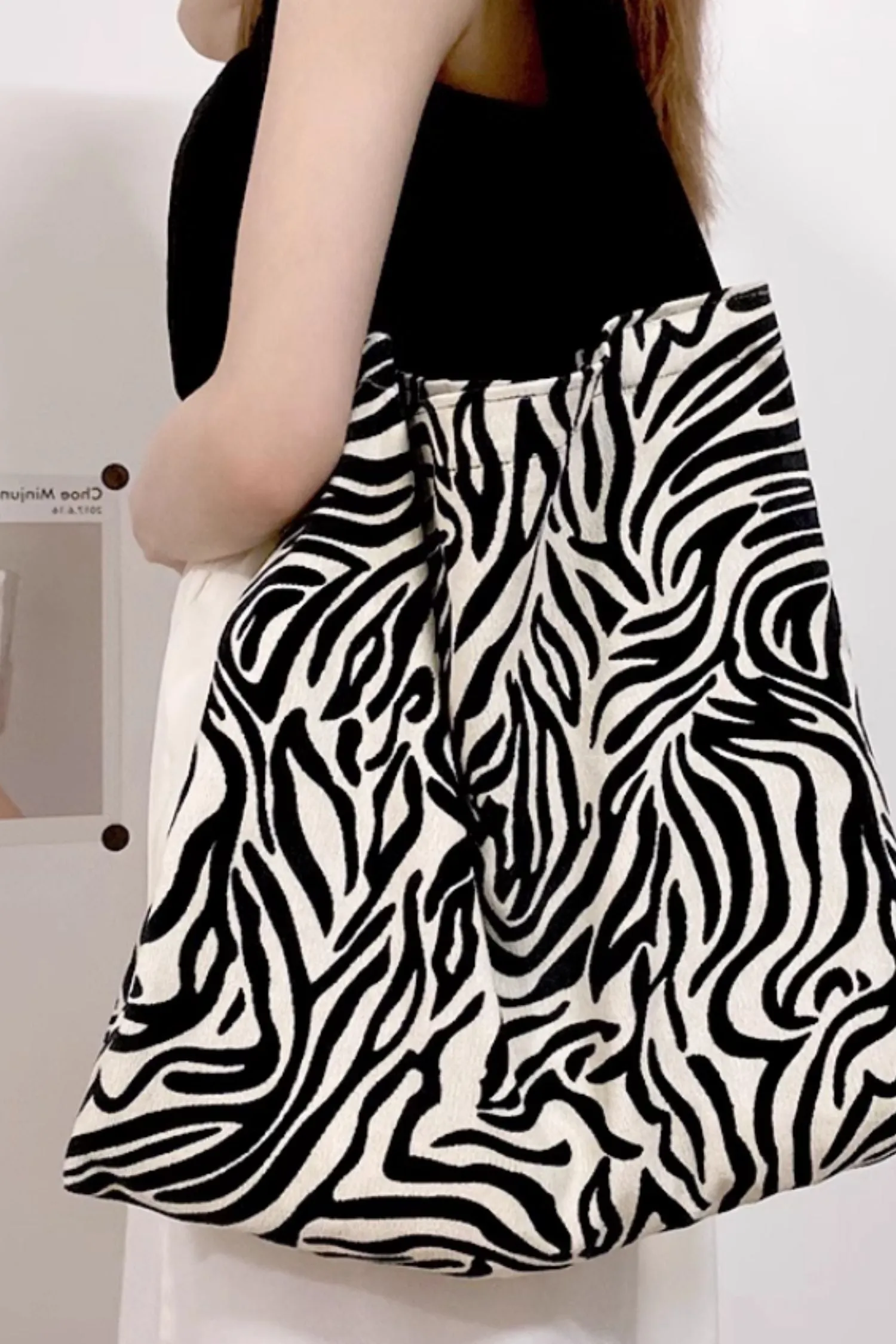 Black and white corduroy single shoulder bag for women C4758