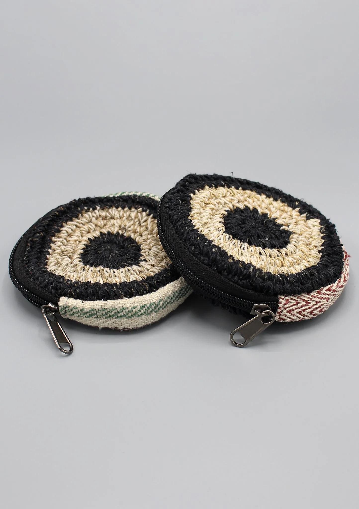 Black Border Hand Crocheted Hemp Zipper Pouch