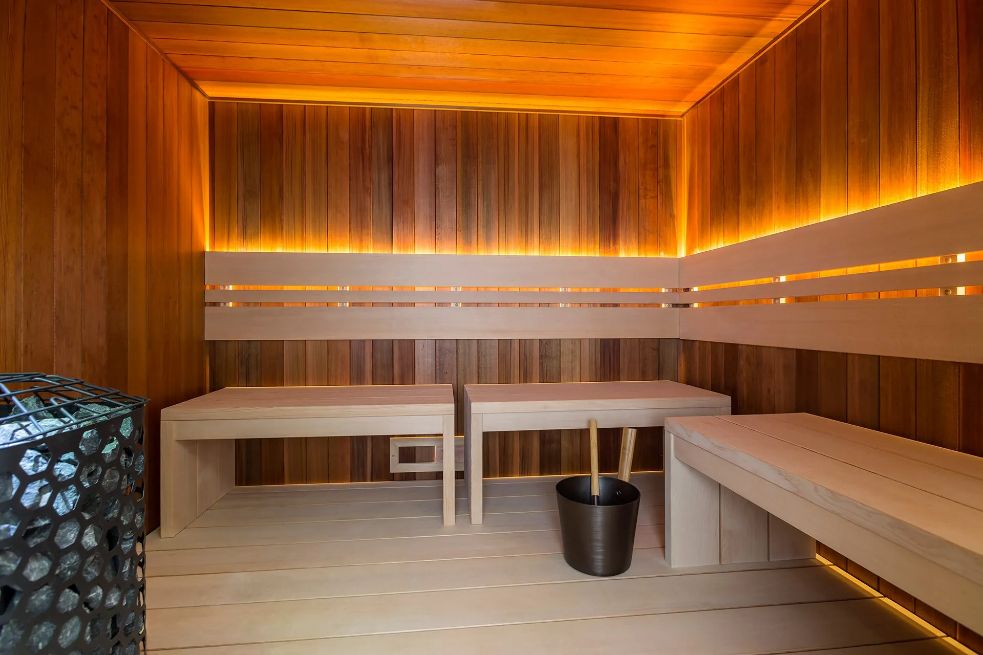 Custom Cut Saunas : Commercial and Residential