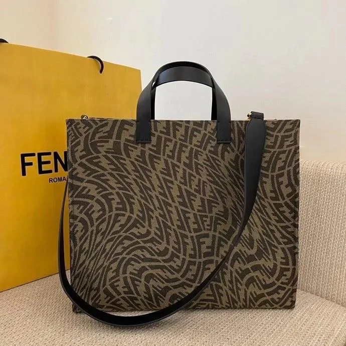 EN   Designer bags by Fendi 167