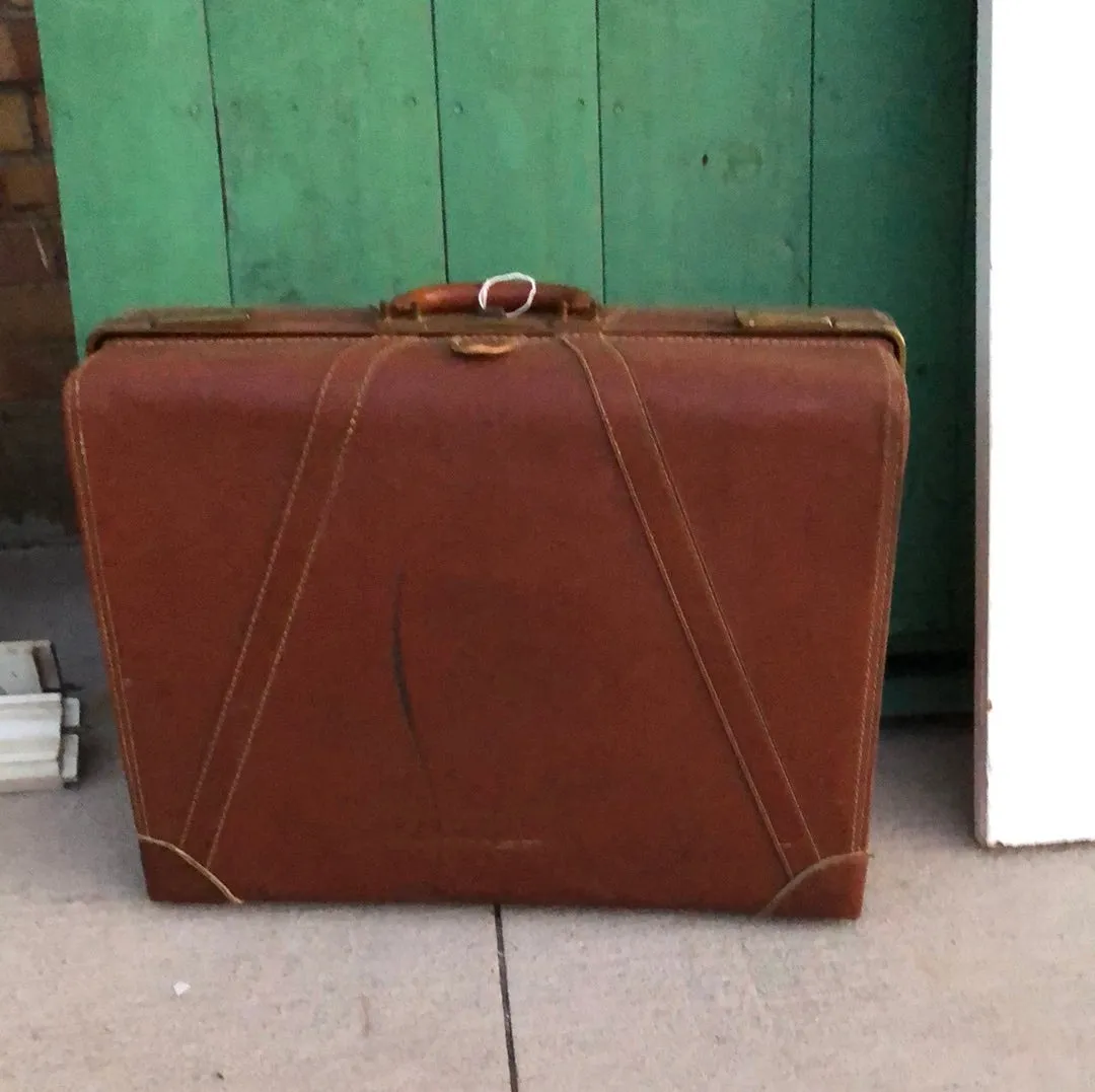 LEATHER SUITCASE