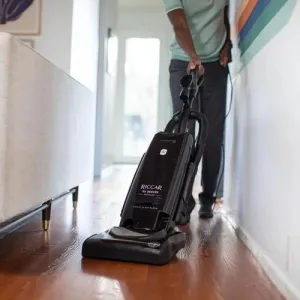 R25 Standard Upright Vacuum