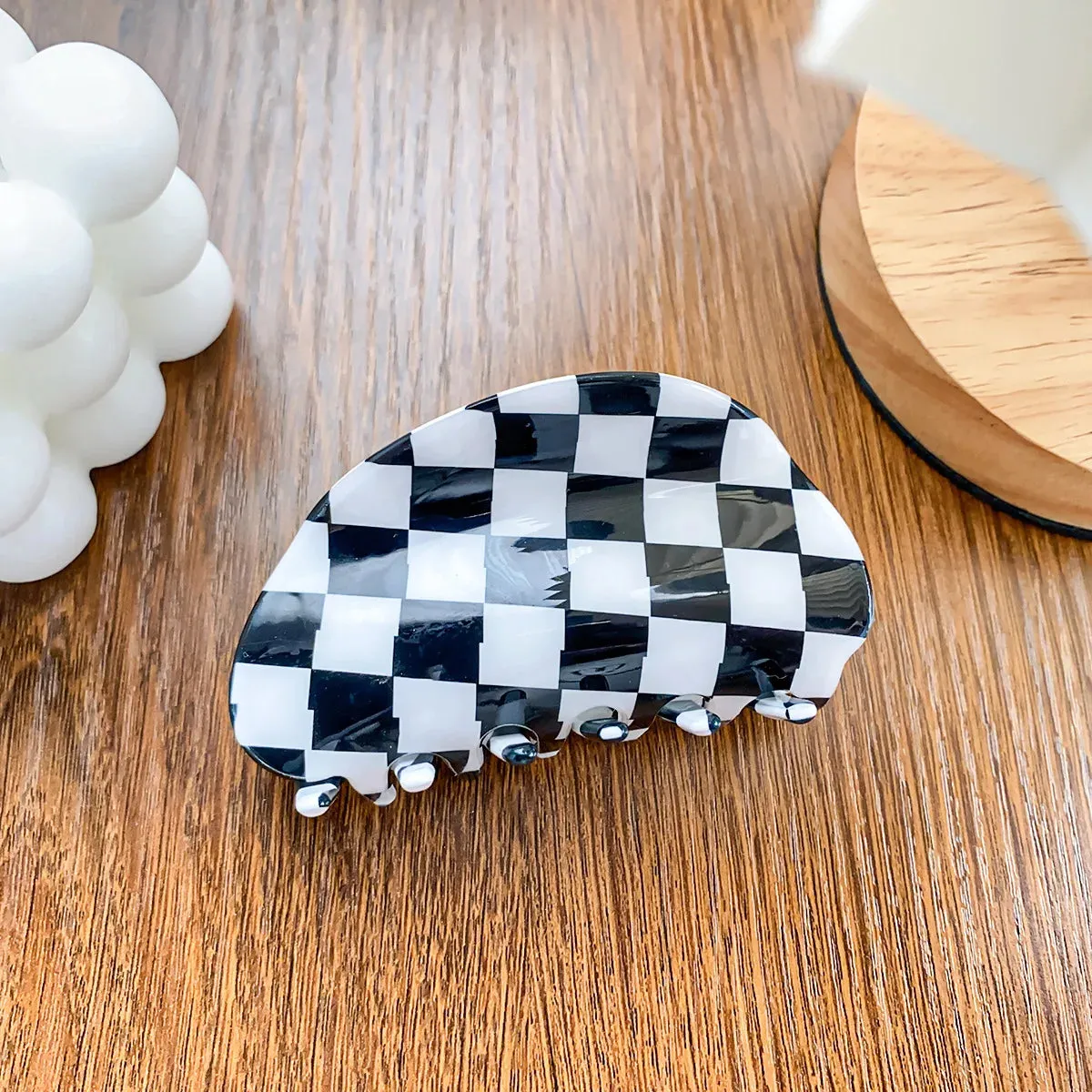 VAIGE Acrylic Plaid Hair Claw Clip - Large Simple Hair Accessory for Everyday Use